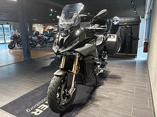 BMW S1000XR/3st väskor/Akrapovic/Chassisänkt