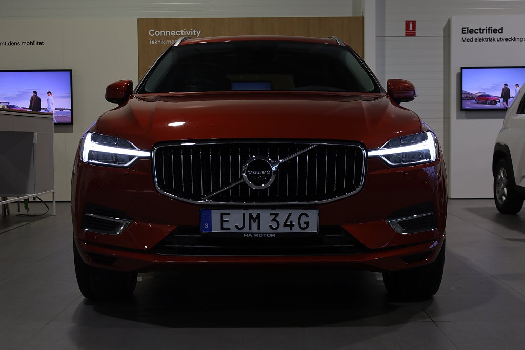 Volvo XC60 Recharge T6 AWD Inscription Orrefors Pano Drag H&K Navi 2021