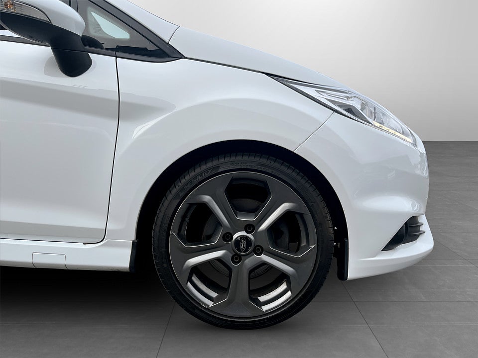 Bild på Ford Fiesta ST 3D 182hk FARTHÅLLARE BLUETOOTH