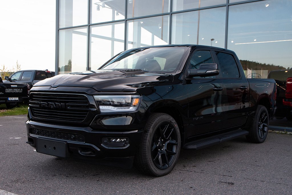 Dodge RAM 1500 Laramie Premium Night Ed Luftfjädring SE UTR!