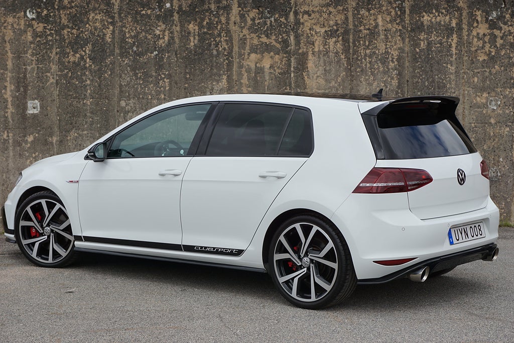 Volkswagen Golf GTI Clubsport 2.0 TSI 265hk|Skalstolar|Dynaudio|MILLTEK