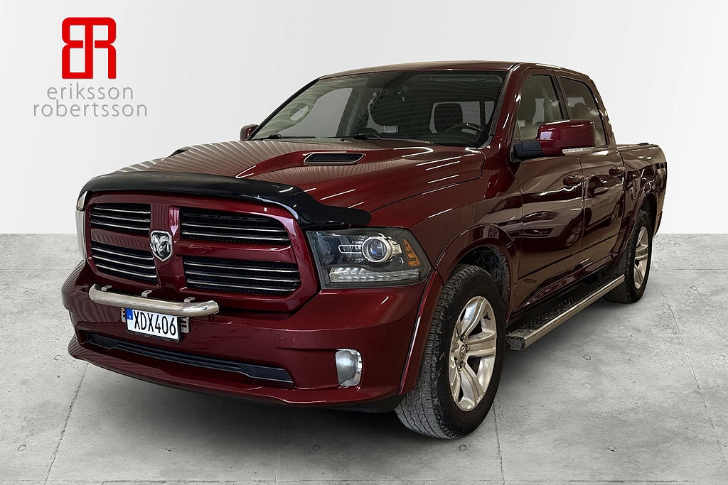 RAM 1500 Crew Cab 5.7 V8 HEMI Sport 4x4 Luftfjädring Kamera GPS