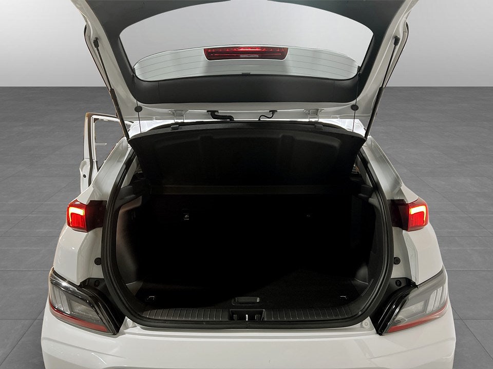 Bild på Hyundai Kona Essential 64kWh 204hk Aut - B-KAMERA,NAV,CARPLAY