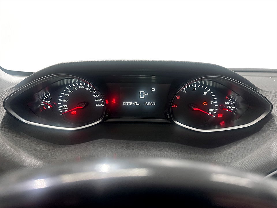 Bild på Peugeot 308 5D Active 1.6 BHDi 120hk Aut PANO P-SENSORER