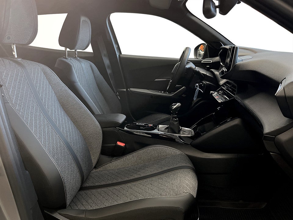 Bild på Peugeot 2008 Allure 1.2 PT 130hk CARPLAY P-SENSORER