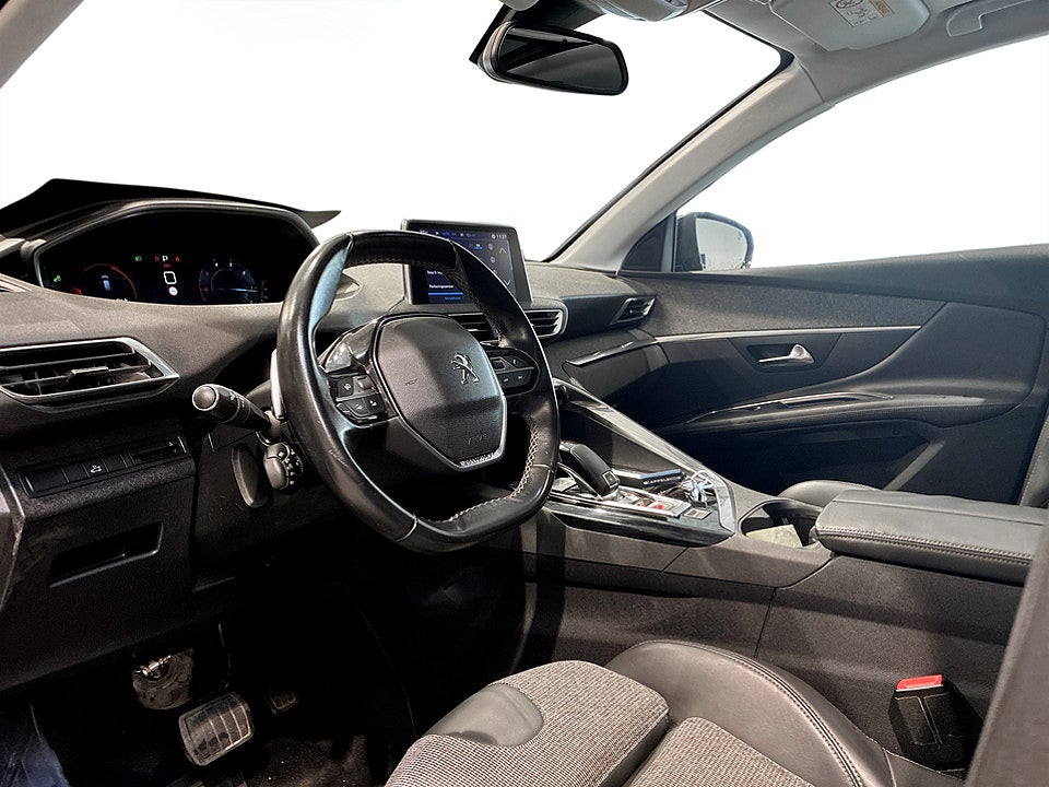 Bild på Peugeot 3008 Allure 1.6 BHDi 120hk Aut ELSTOL PANO DRAG