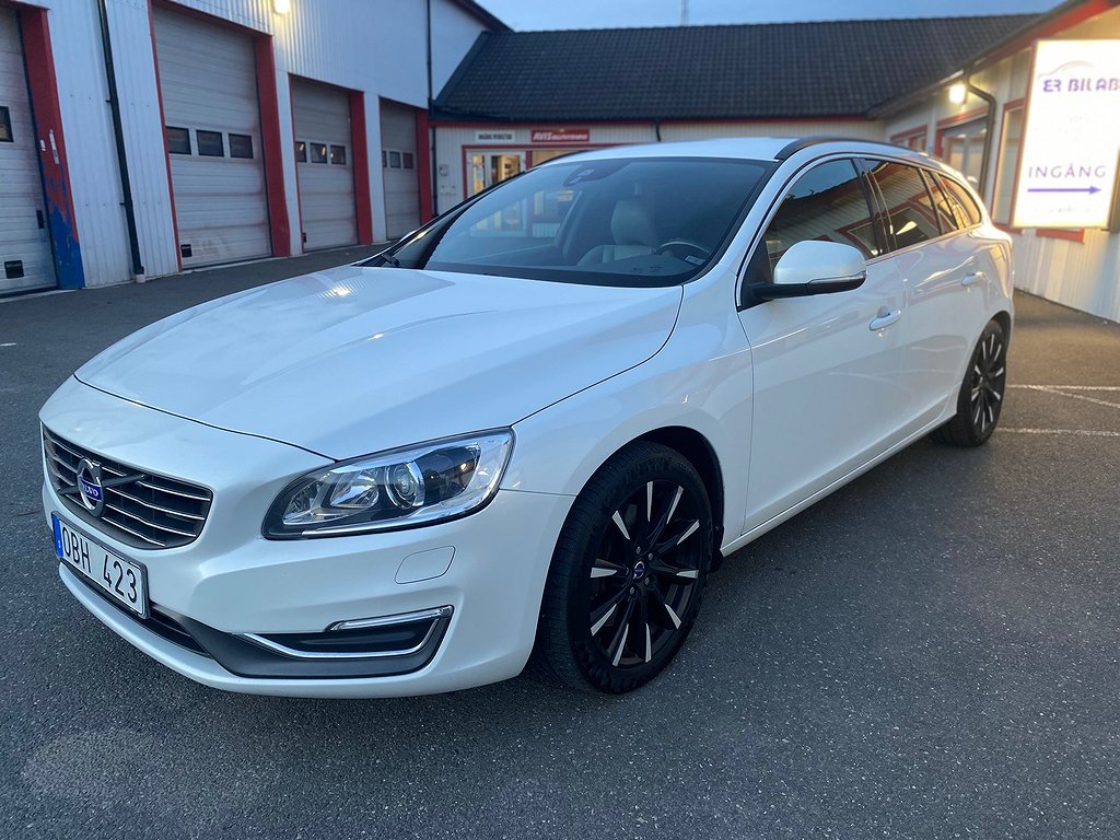 Volvo V60 D5 Geartronic Momentum Euro 5, drag