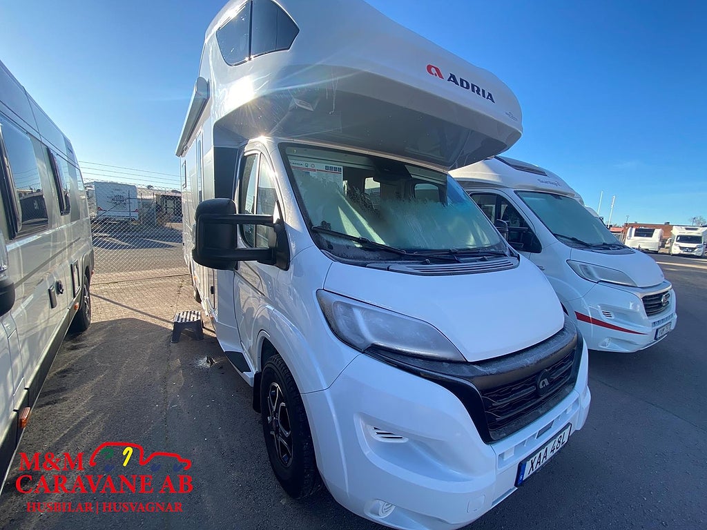 Adria Coral XL 660 SL Långbädd/Hydr.stödben/Solcell/Alde