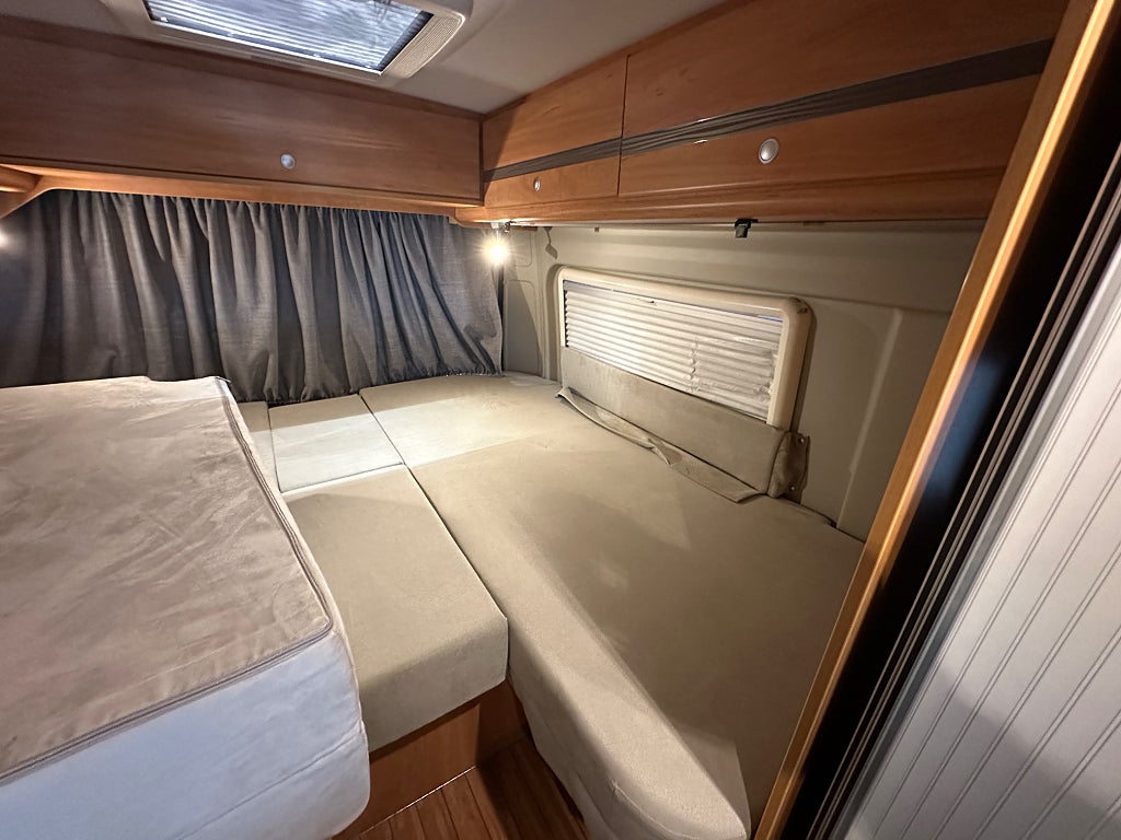 Pössl Roadstar 600 L,  Långbädd, 5.99 m , Automat thumbnail