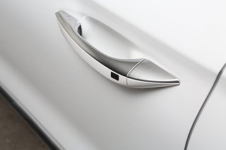 Halvkombi Hyundai IONIQ 17 av 18