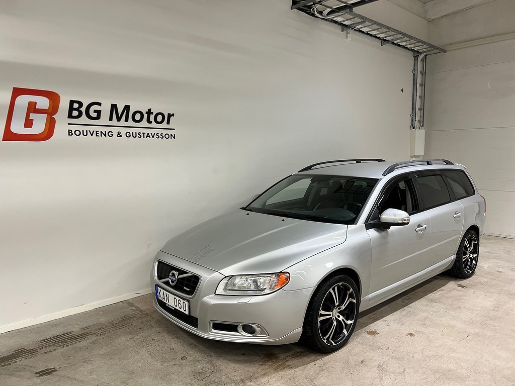 Volvo V70 D5 AWD 205hk Aut R-Design Drag/Värmare/BLIS/Navi