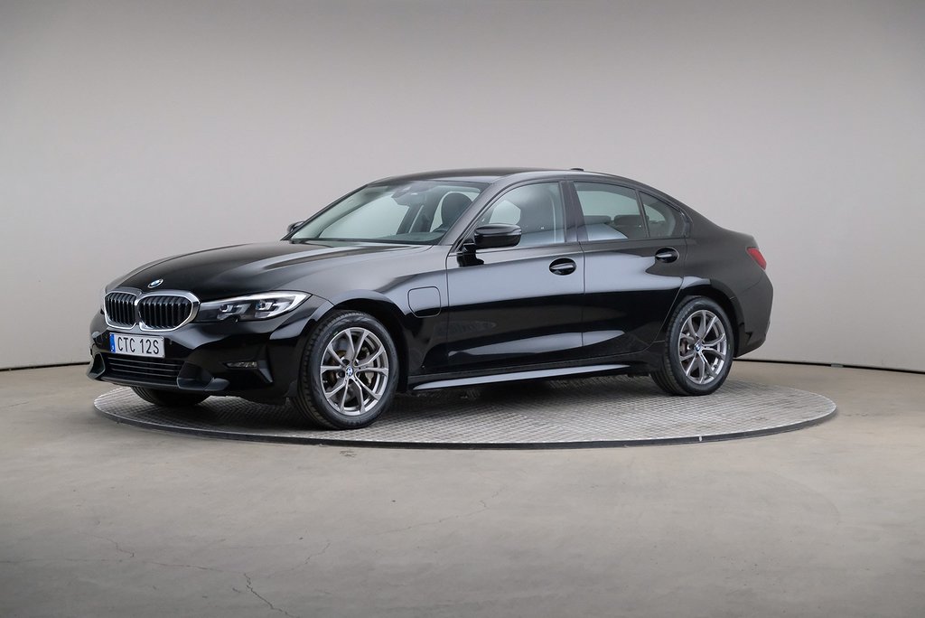 BMW 330e Series 3 Sport Line Connected Drag