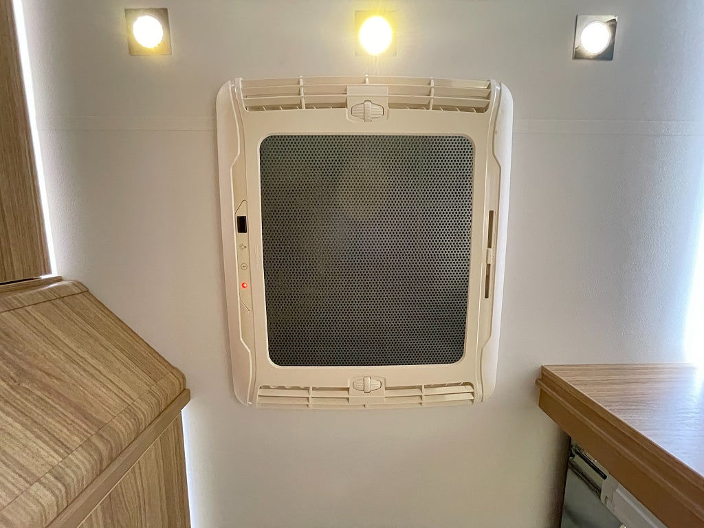 Adria Sonic Supreme 810 SC/Hyd-stöd/AC bodel/Solcell/Drag/Automat180hk - Adria