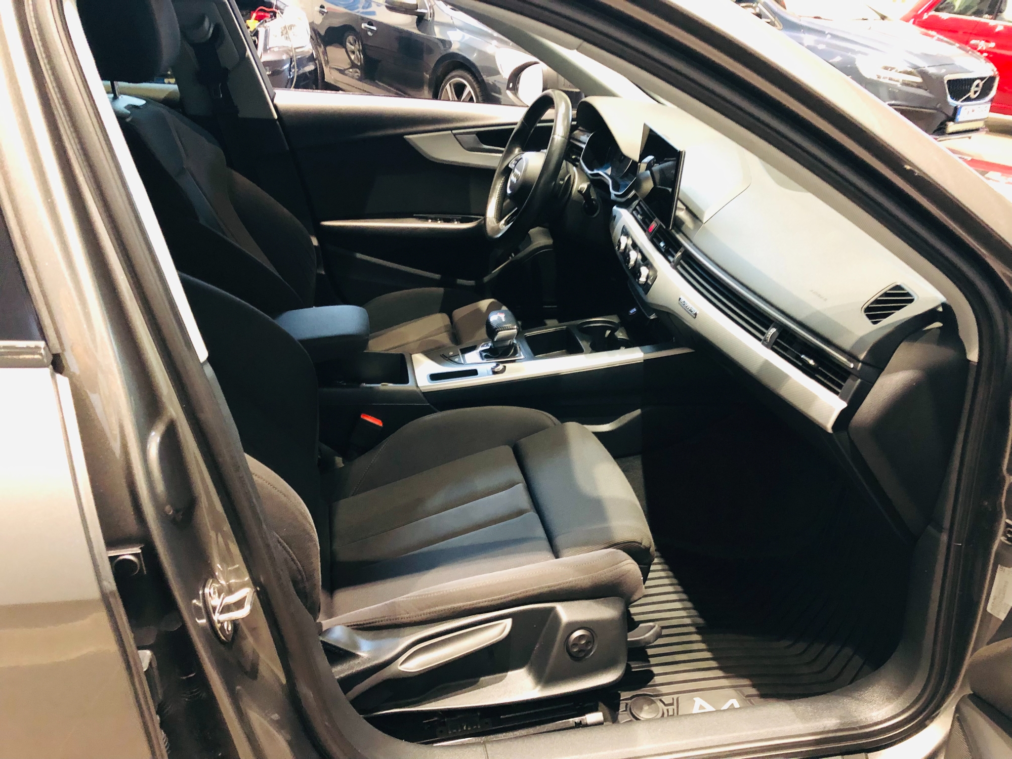 Audi A4 2020, bild 5/33