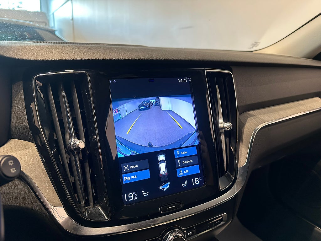 Volvo V60 Cross Country 2021 - miniatyr 12