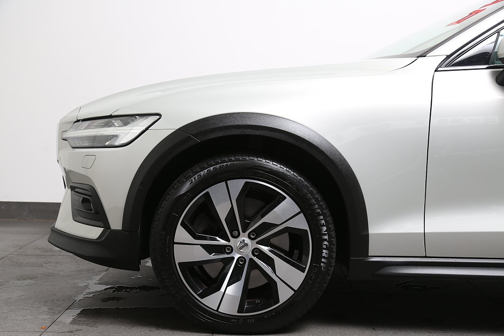 Volvo V60 Cross Country D4 190hk Adv SE ll AWD Navi Kamera Värmare Dra 2019