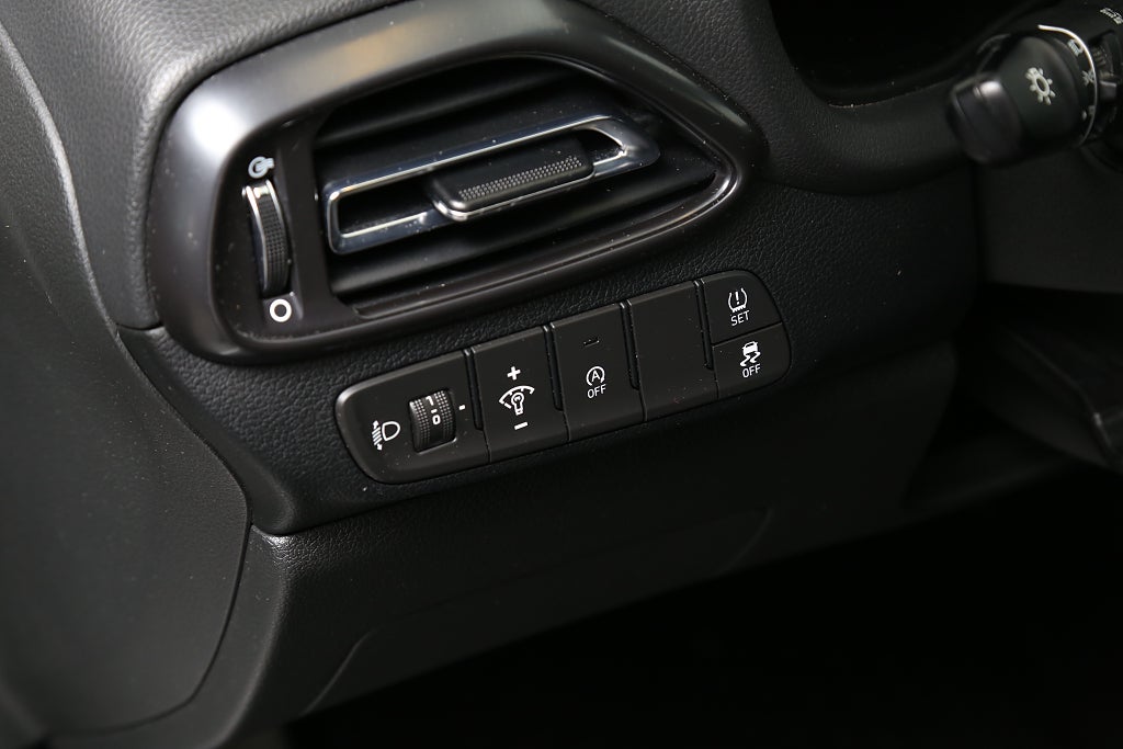 Hyundai i30 1,5 T-GDI MHEV 159hk N-Line Aut Kamera CarPlay Keyless 2021