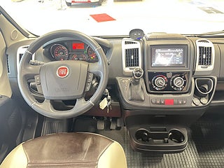 Husbil-halvintegrerad Benimar PERSEO 557 25 av 26