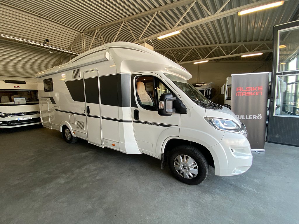Matrix 670 SC - Adria Matrix 670 SC /B-körkort/Taksäng/5 bältad/Solcell
