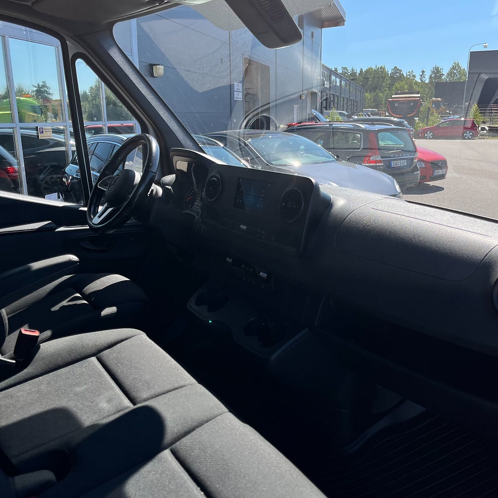 Mercedes-Benz Sprinter 211 CDI FWD Panel Van Carplay Värmare Backkamera