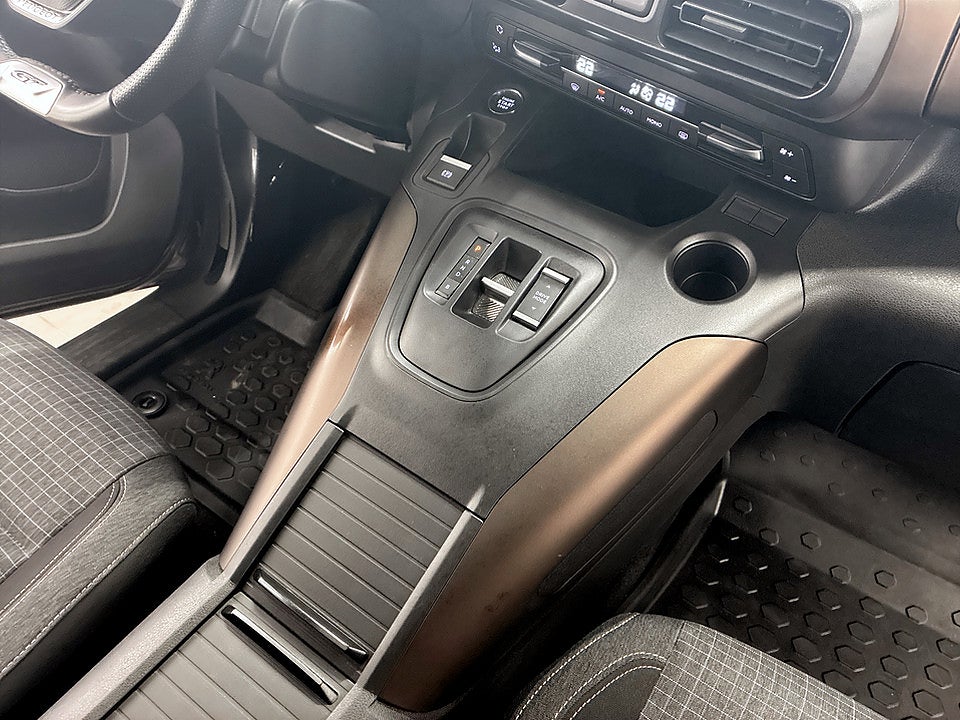 Bild på Peugeot e-Rifter GT 136hk Aut L2 7-SITS CARPLAY NAVI
