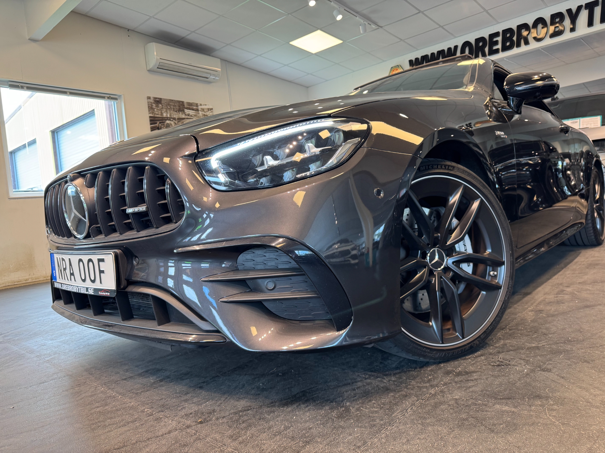 Mercedes-Benz E 53 4MATIC+ Coupé 2022, bild 6/44