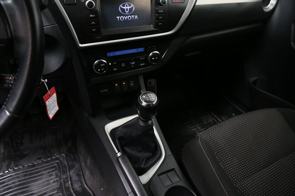 Toyota Auris 1,6 132hk Active Touring Sports Motorvärmare 2013