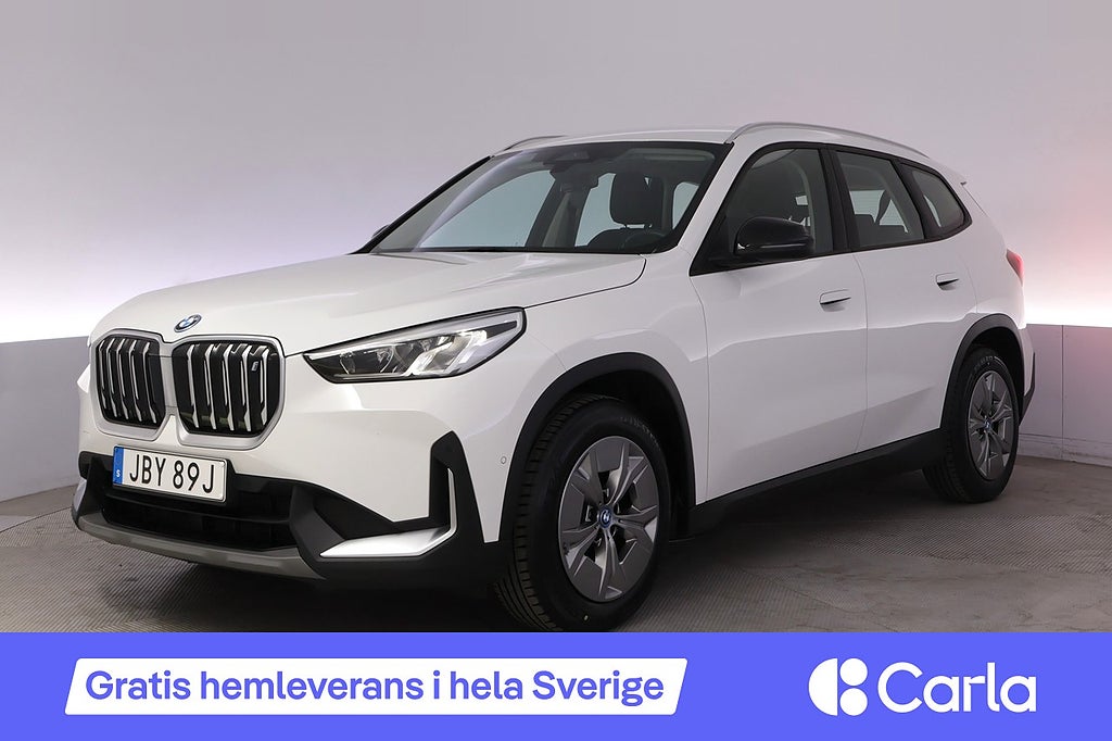 BMW iX1 xDrive30 Xline Kamera Navi Apple Carplay Led