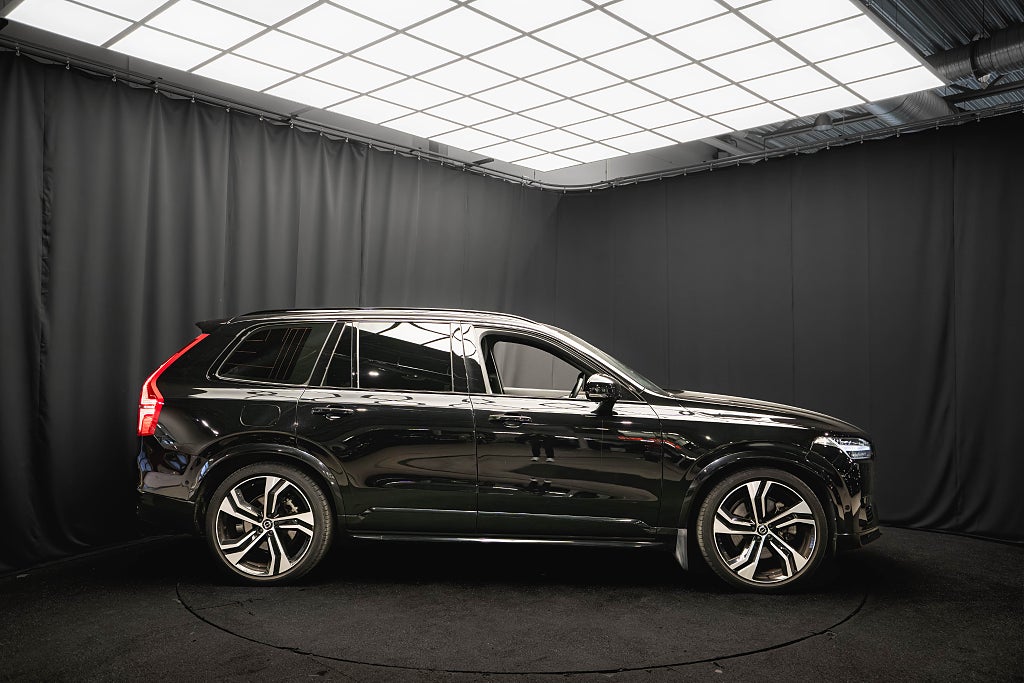 Volvo XC90 T8 ULTIMATE DARK 7-SITS B&W LUFT PANO DRAG 99%SoH MOMS