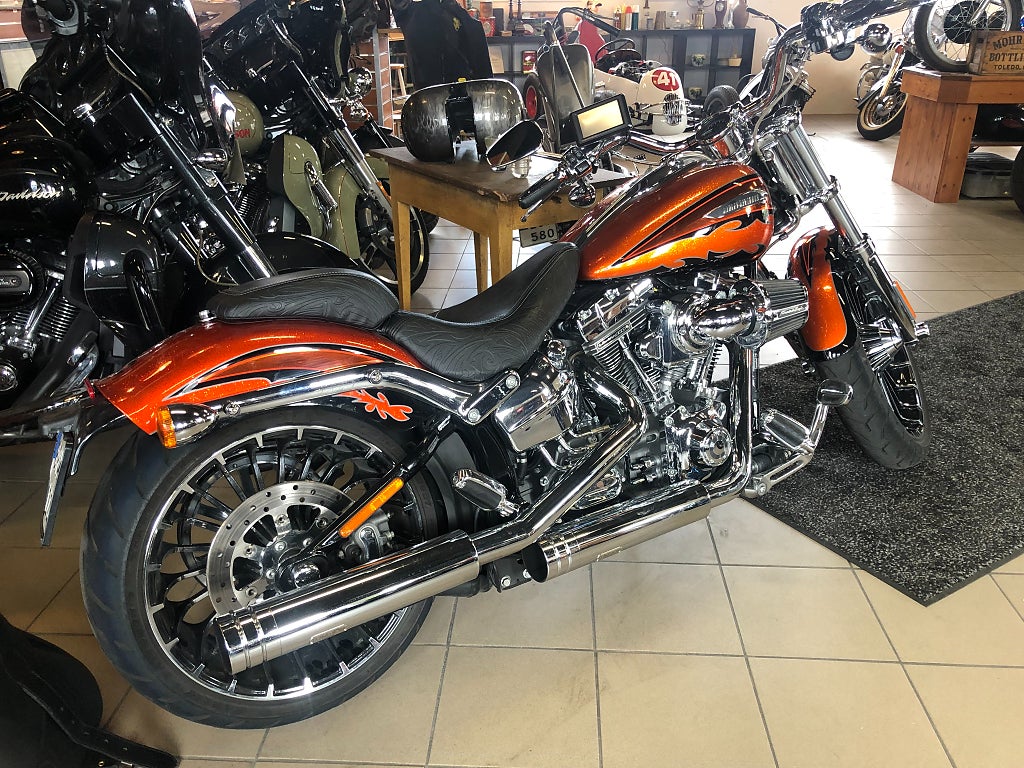 Harley-Davidson FXSBSE CVO Brakout 