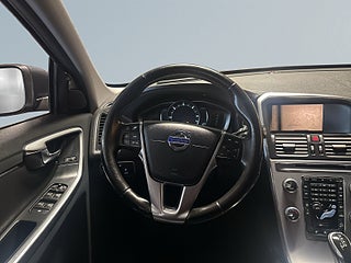 Volvo XC60 D4 AWD Aut Classic Momentum Dvärm/Ad.Fhåll/BLIS/SoV – bild 9