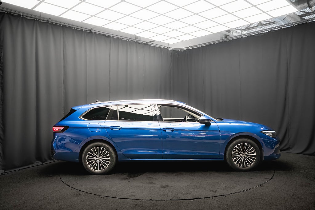 Volkswagen Passat eHybrid ELEGANCE DRAG KAMERA MASSAGE 1-ÄGARE MOMS