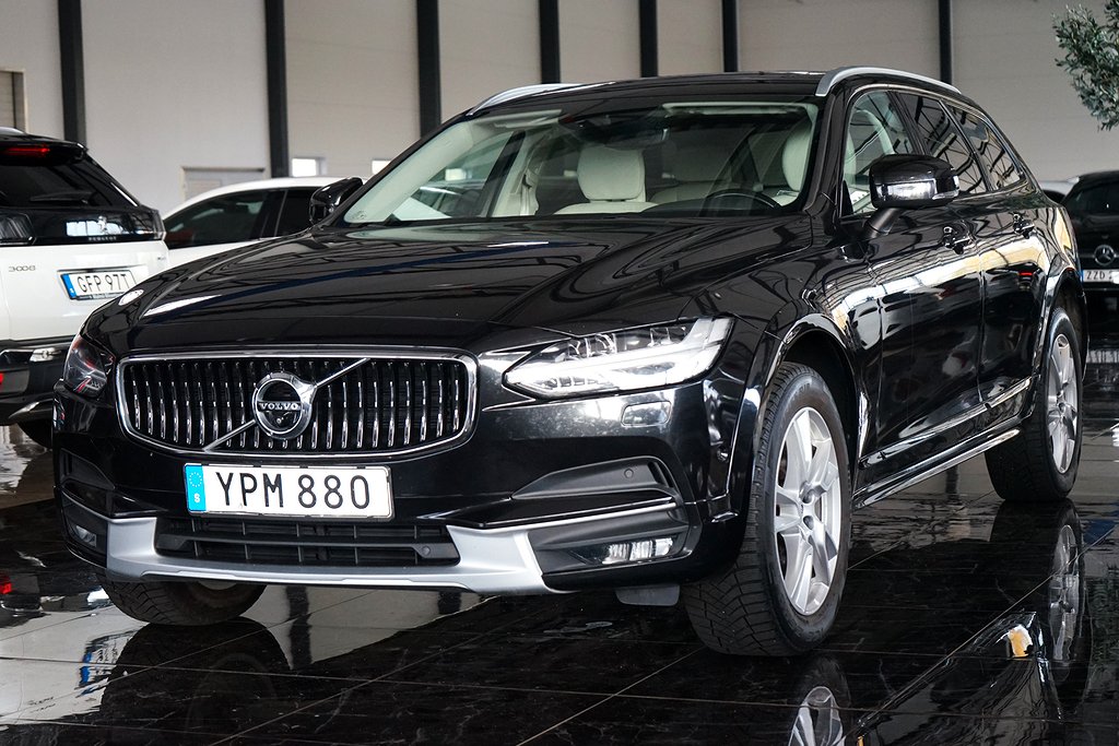 Volvo V90 Cross Country D5 AWD 235HK PanoHeadup H&K SE SPEC   