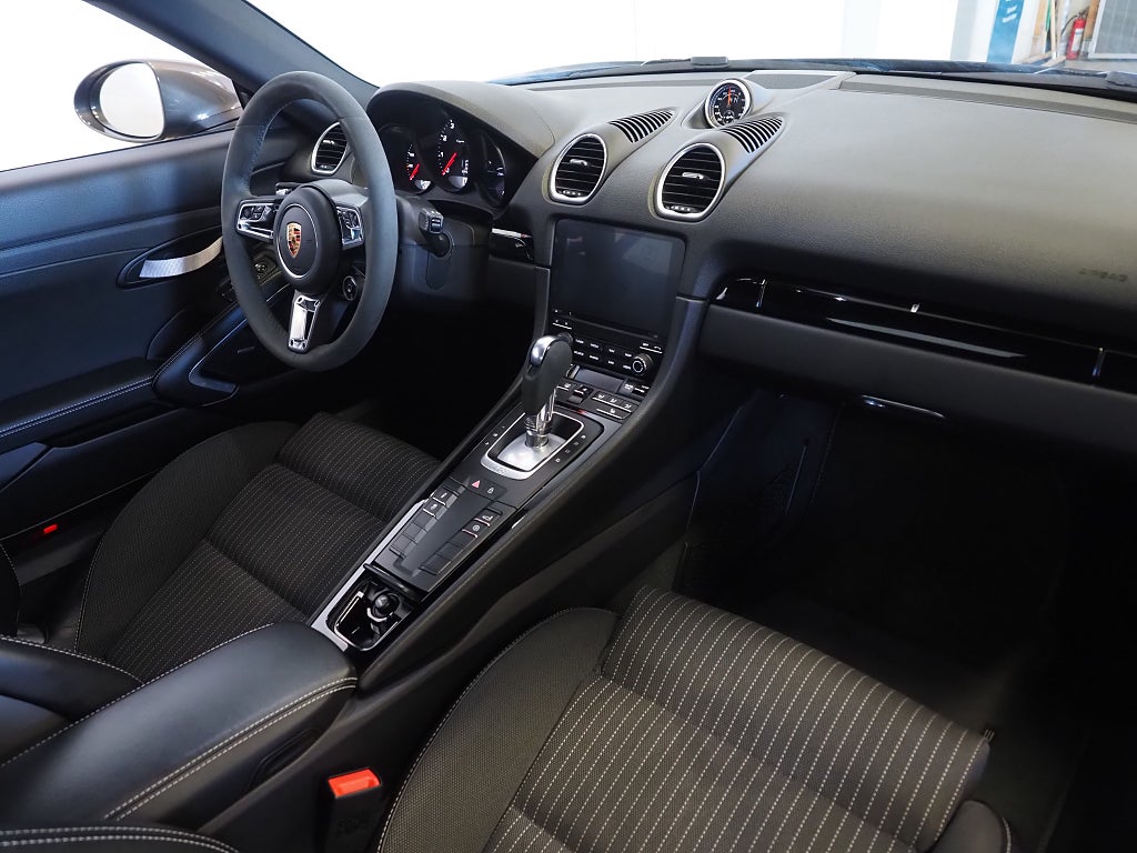 Porsche 718 Cayman T PDK 300hk | Backkamera | Bose | GT4 Optik | 2023