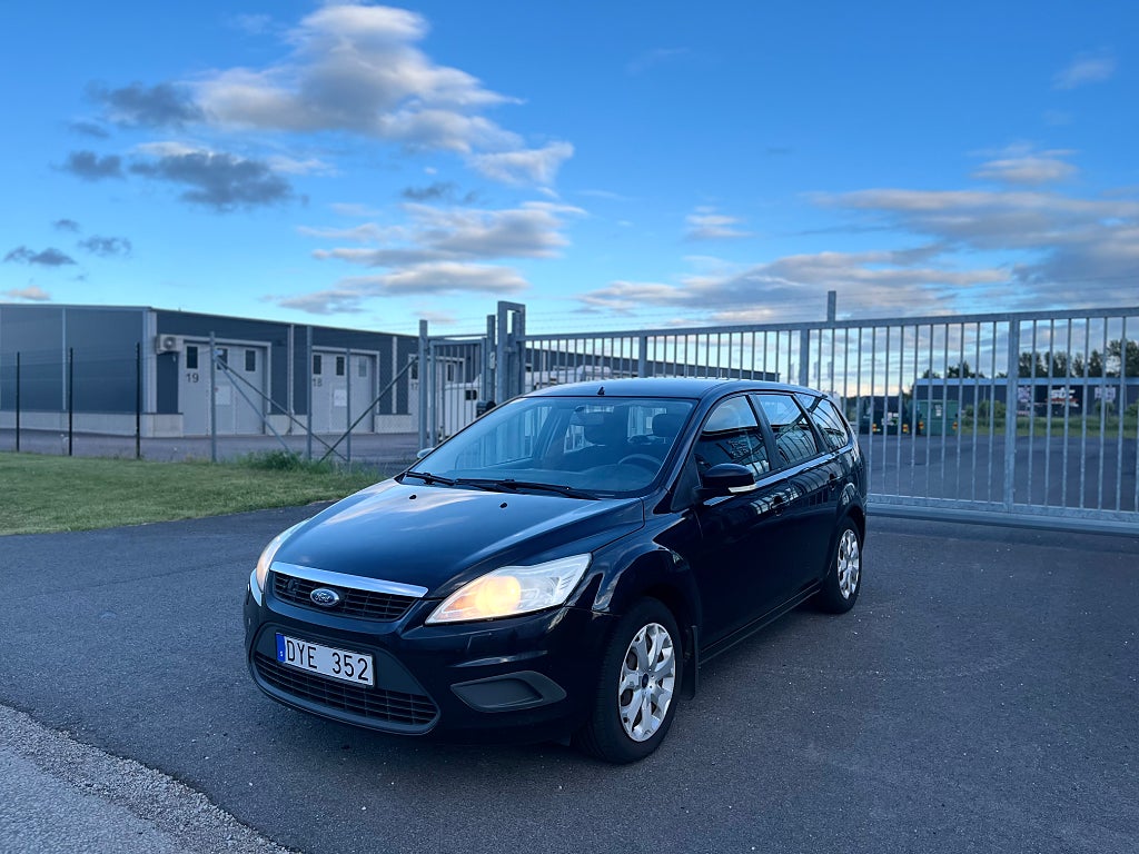 Ford Focus Midsommar öppet Titanium, Trend 976kr Årsskatt 