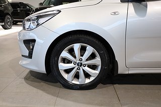 Halvkombi Kia Rio 7 av 21