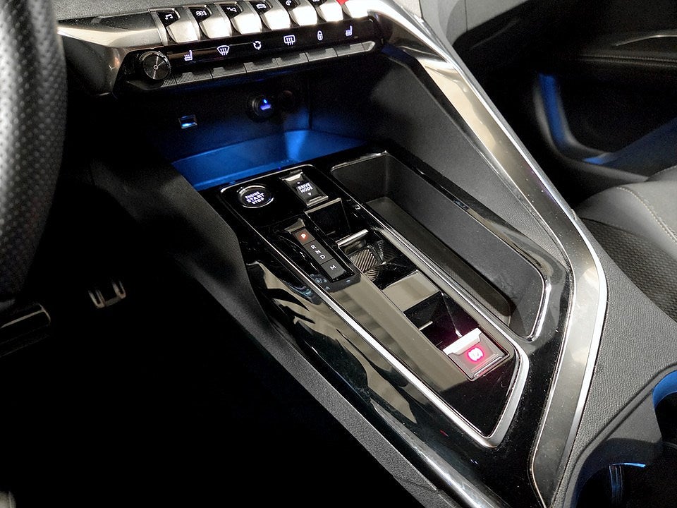 Bild på Peugeot 3008 GT Black Pack 1.2 PT 130hk Aut - B-KAMERA, CARPLAY