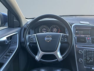 Volvo XC60 D3 AWD Geartronic Drag/M-Värm/ P-Värm/Helskinn/S&V-Däck – bild 9