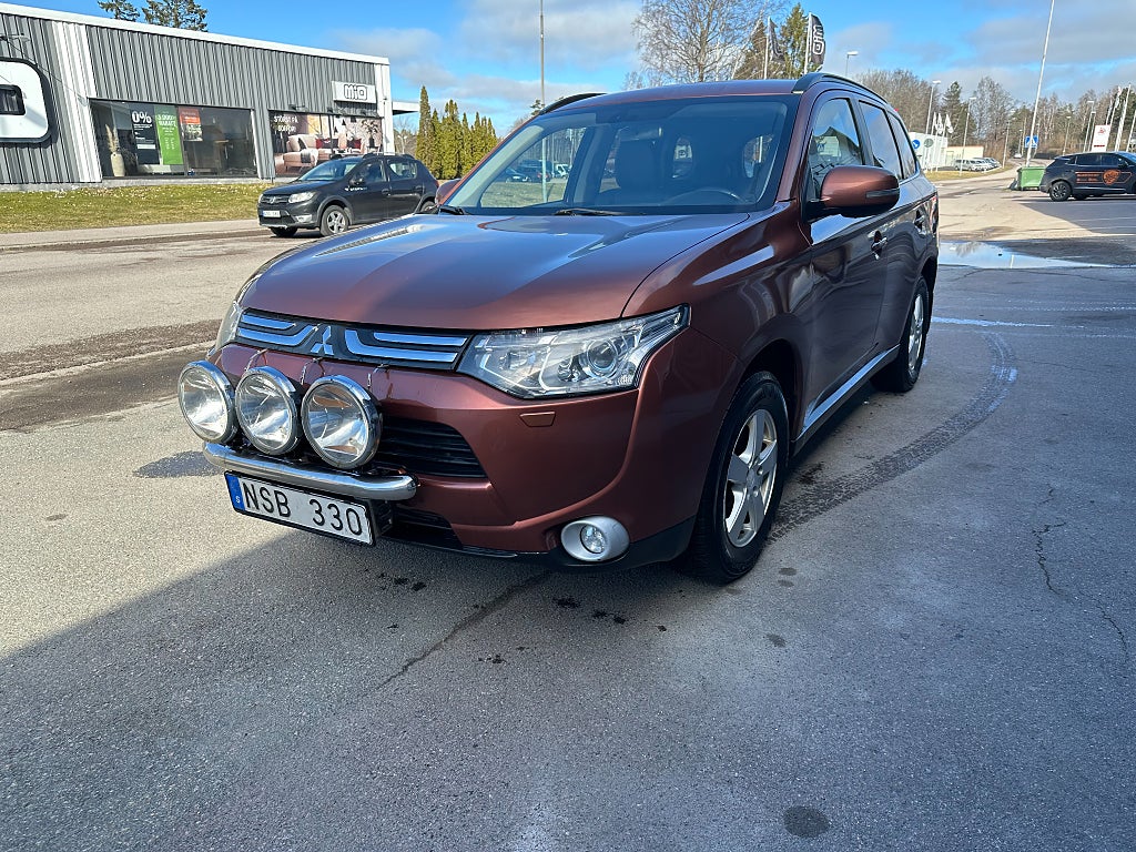 Mitsubishi Outlander 2.2 Di-D 4WD Business Euro 5