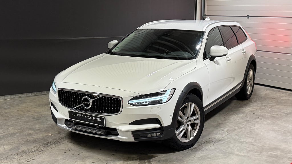 Volvo V90 Cross Country D5 AWD Momentum/Plus | Drag|Välskött