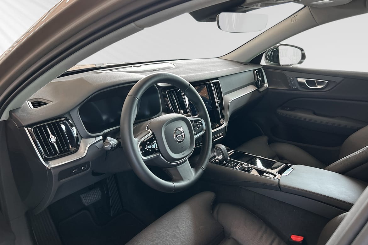 Volvo V60 T6 Plus Dark Nordic Edition 2026, bild 7/10