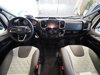 Husbil-halvintegrerad Knaus L!ve Wave 700 LX 7 av 22