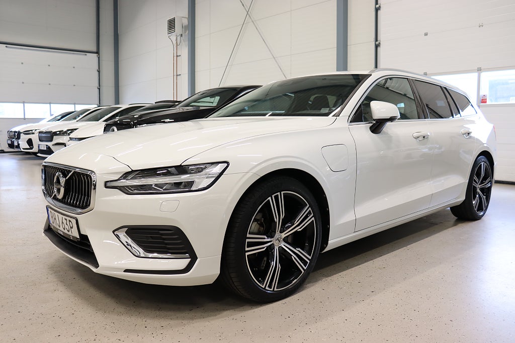 Volvo V60 Recharge T6 AWD Inscript. Läder Pano 360° HUD H/K 341hk