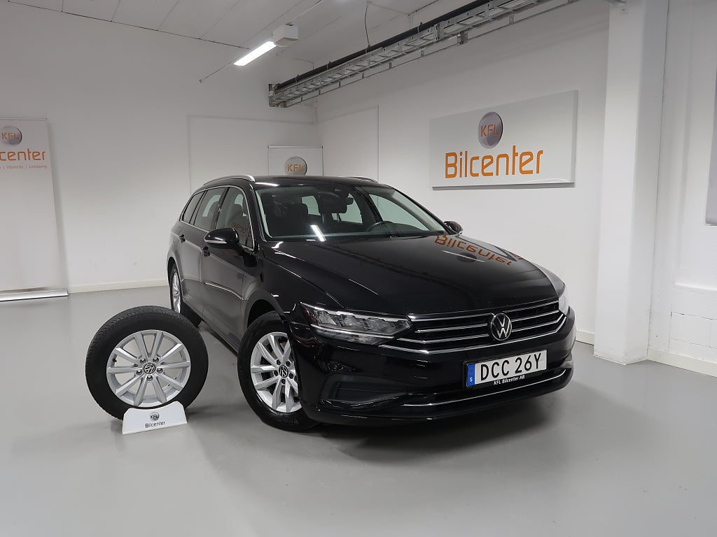 Volkswagen Passat *KFL 10 år 2,99% + 10.000kr rabatt* 1.5 TSI V-Däck ingår Cockpit