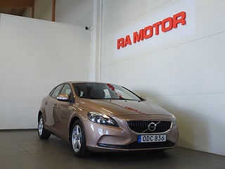 Halvkombi Volvo V40 1 av 23