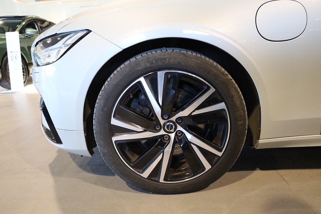 Volvo V90 Recharge T6 AWD AUT R-Design H&K Pano HUD 360° Navi 2021