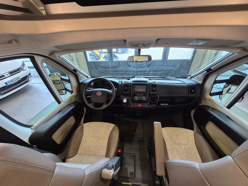 Adria Coral Plus 670 SLT /Cinderella/Solcell/AC bodel/Automat - Adria