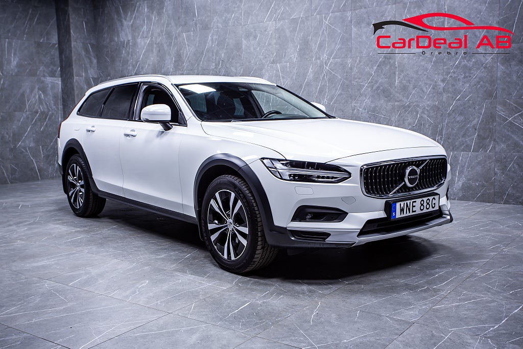Volvo V90 Cross Country D4 AWD Momentum Värmare CarPlay Kamera BLIS Navi MOMS