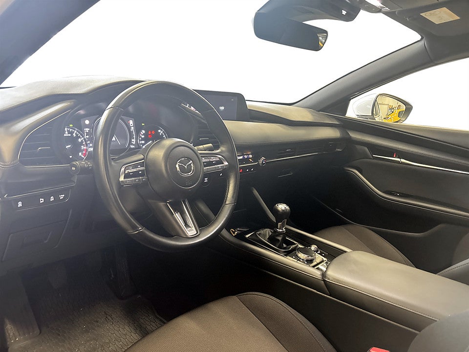 Bild på Mazda 3 Hatchback 2.0 SKYACTIV-G M 150hk B-KAMERA NAVI