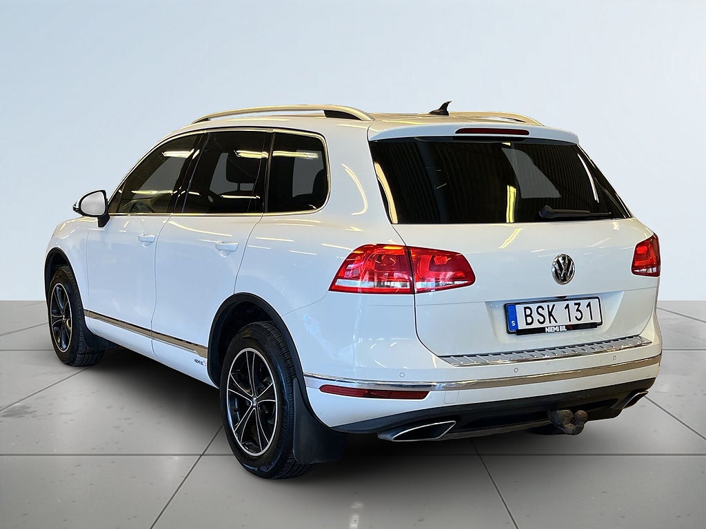 Volkswagen Touareg 3.0 V6 TDI /MoK/S&V-däck/D-värm/Extraljus/Backkamera